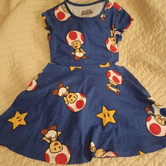 NWOT Super Mario cut out side dress girls sz XS 4 - Picture 2 of 5